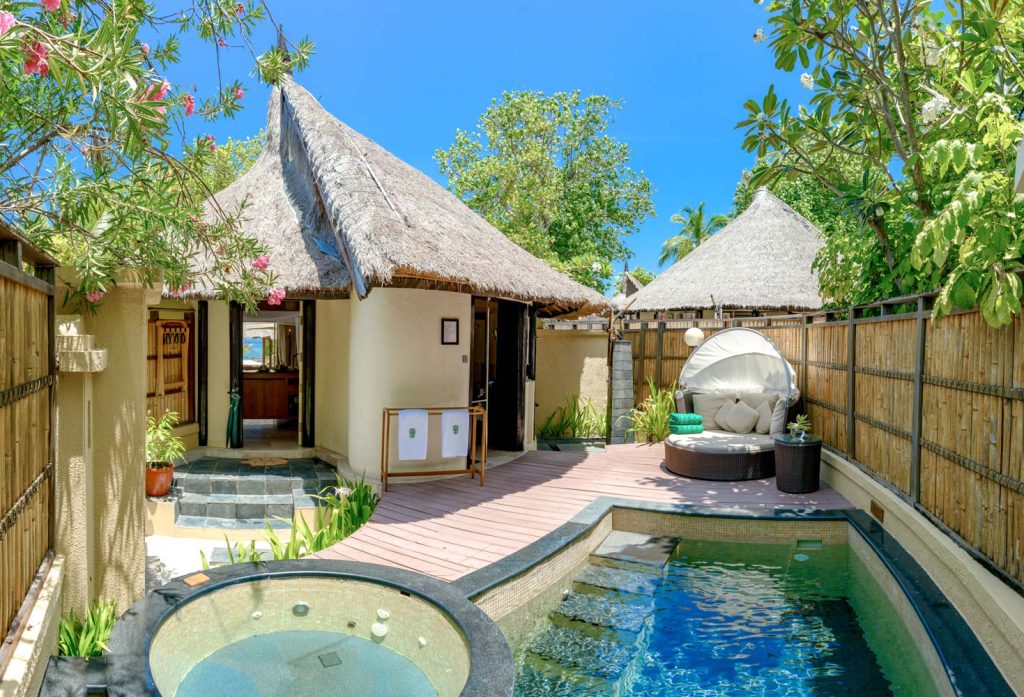 Beachfront Pool villa del resort Banyan Tree Maldives