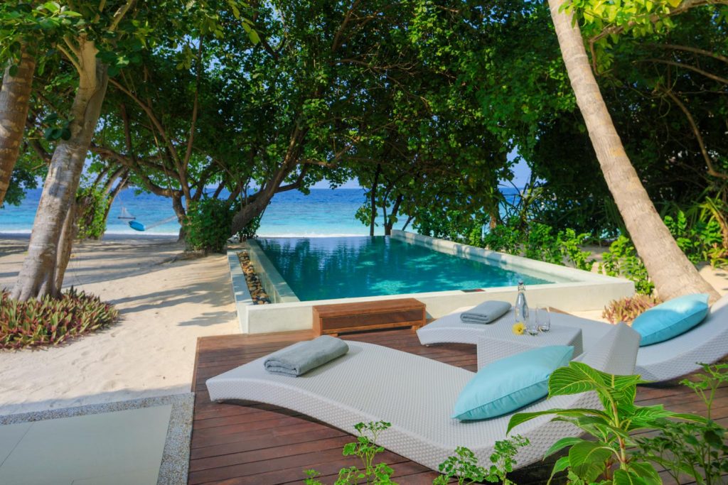 Terraza de Beach Deluxe Villa With Pool del resort Dusit Thani