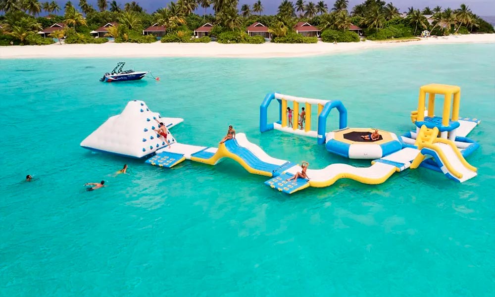 Inflatable-Water-Park_001_The-Standard-Huruvalhi-Maldives-1024x683