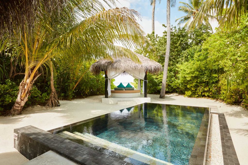 Jardín de la Deluxe Beach Villa with Pool de Iru Fushi