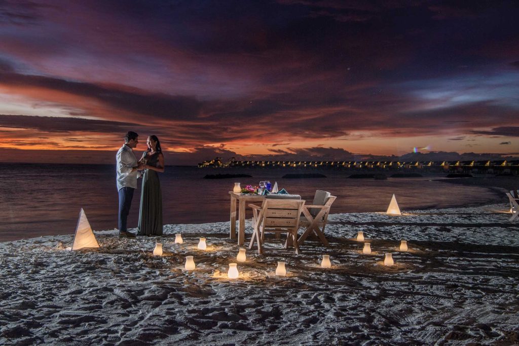 cena romantica en Emerald Maldives