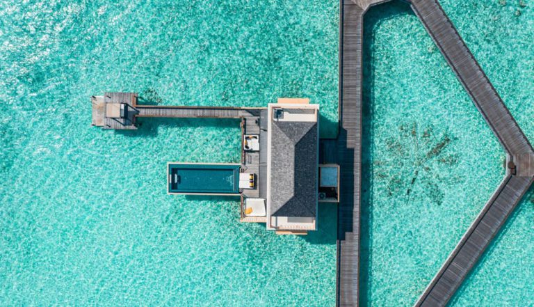AN-AngsanaVelavaru-Rooms-Sanctuary-InOcean-Aerial-2