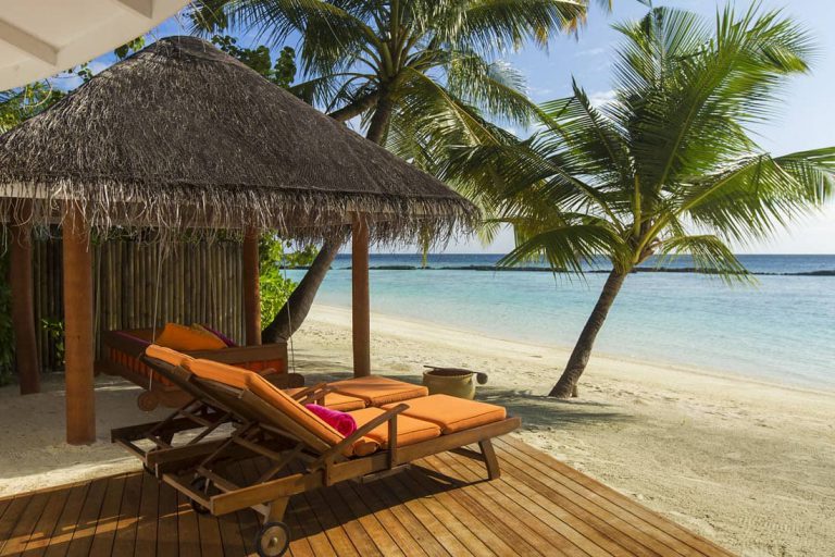 Deluxe-Beach-Villa-05