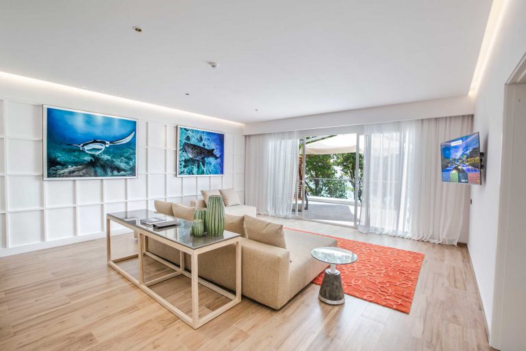 5e3d4bcc14a41d3172d9d1f9__new0220-b-royal-3