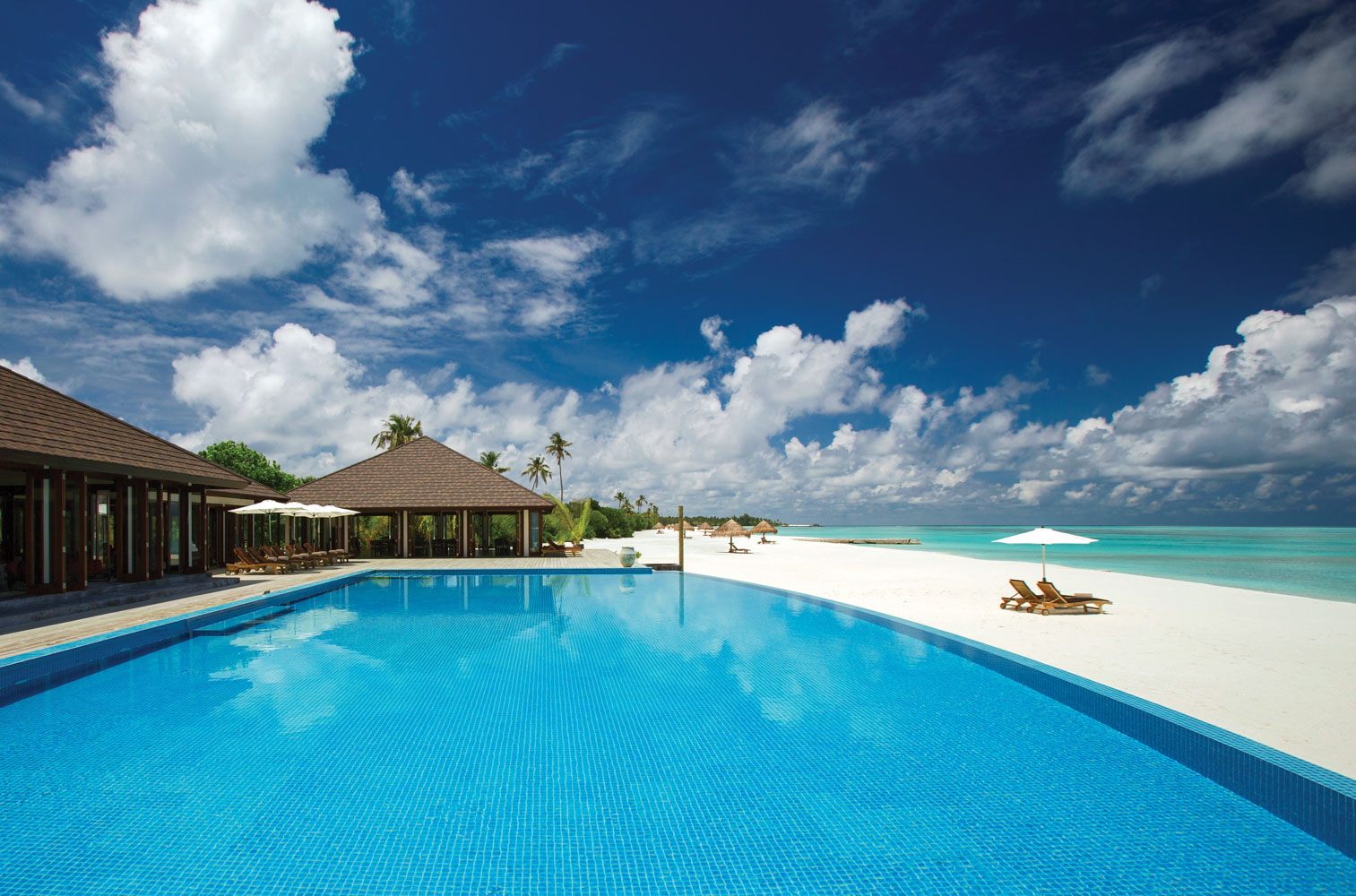ATMOSPHERE KANIFUSHI MALDIVES - OUTLETS AND DINING - The Sunset Adults Only Pool - 09_2014