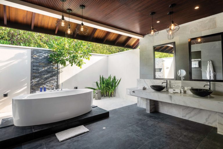 ATMOSPHERE KANIFUSHI MALDIVES - VILLAS - KANIFUSHI RESIDENCE - BATHROOM INTERIOR 01