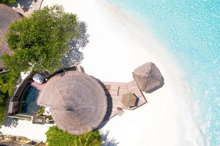 Banyan Tree Vabbinfaru Beachfront Pool Villa Aerial view(1)