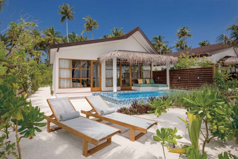 Beach-Family-Suites-with-Pool-Exterior-View
