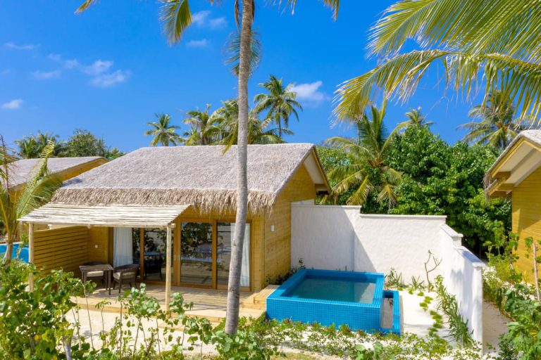 Beach-Suite-with-Pool