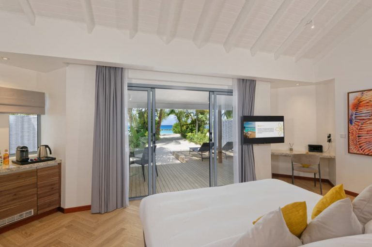 Beach-Villa-Maafushivaru-Maldives-4
