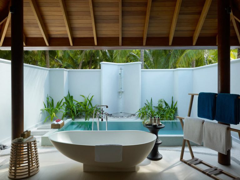 Beach-villa-with-Pool-Bathroom