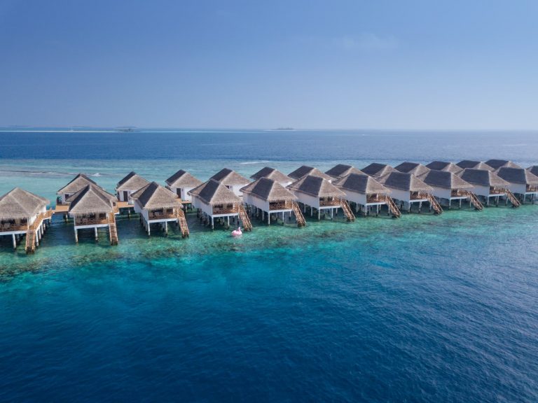 DL-HRES-Dreamland_Water_Bungalow_09