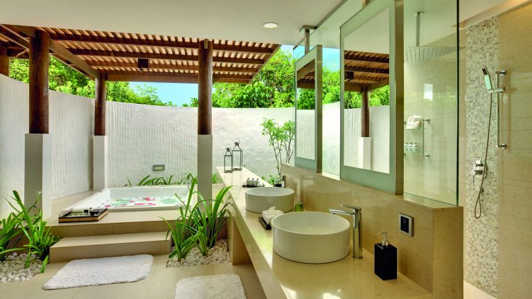 Hideaway Maldives villas 4 Beach Residence plunge pool bathroom (1)
