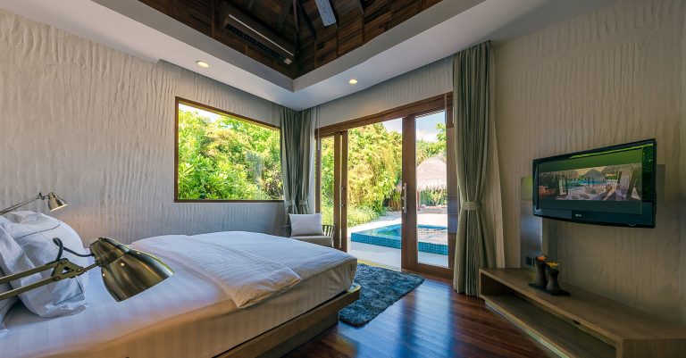 Hideaway Maldives villas 4 Beach Residence plunge pool bedrom (2)