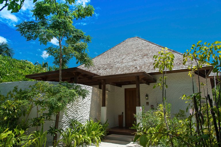Hideaway Maldives villas 4 Beach Residence plunge pool exterior front (1)