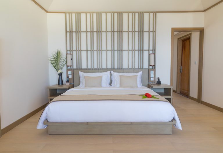 KagiOceanPoolVillaBedroomInterior2