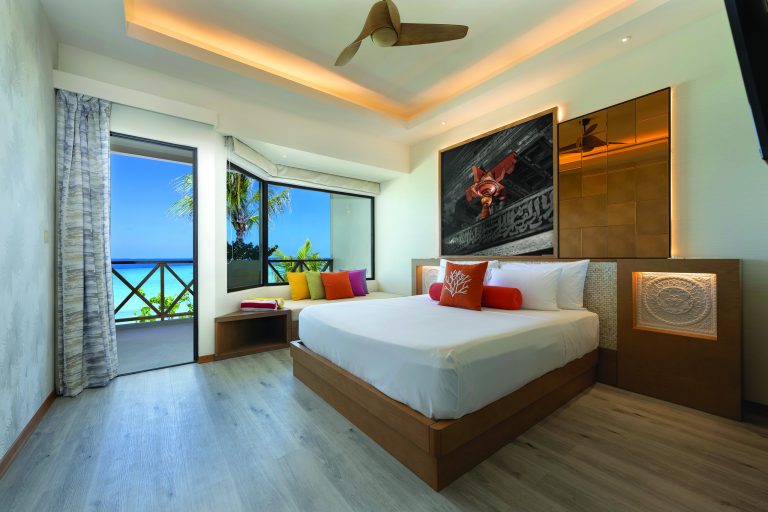 OBLU XPERIENCE AILAFUSHI - OCEAN VIEW FAMILY ROOM - BEDROOM WITH VIEW