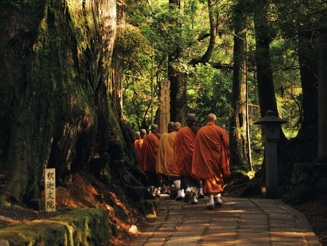 koyasan-monks1