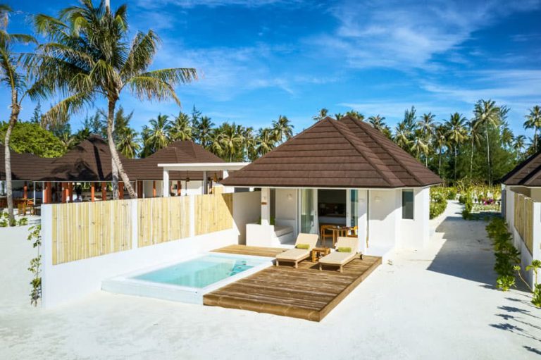 olhuveli-grand-beach-villa-with-pool-02