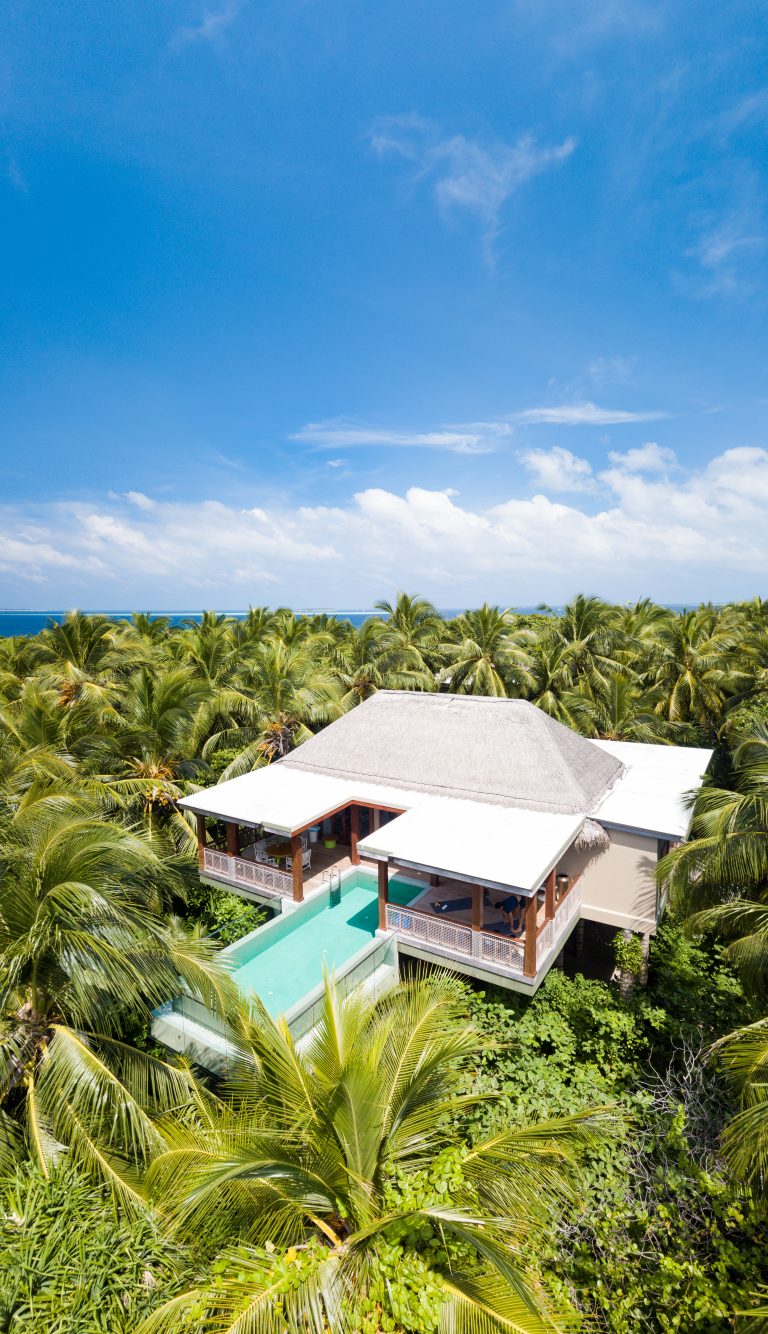 Amilla Fushi - Treehouse - Drone shot