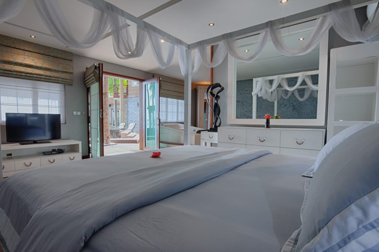 Athama_Palace_Master_Bedroom