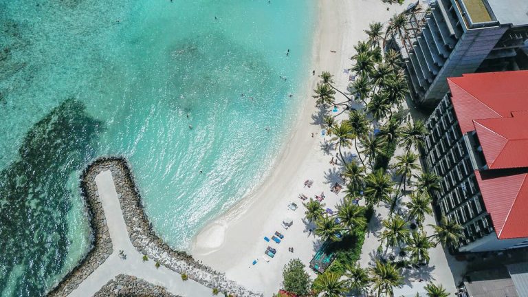 Playa de Maafushi desde el aire