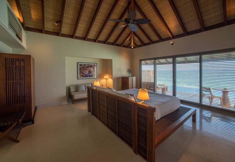 Standard Lagoon Pool Villa Bedroom2