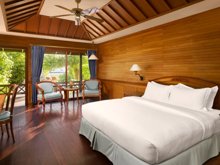 Royal Island - Sunset Beach Villa - Bed - 4K