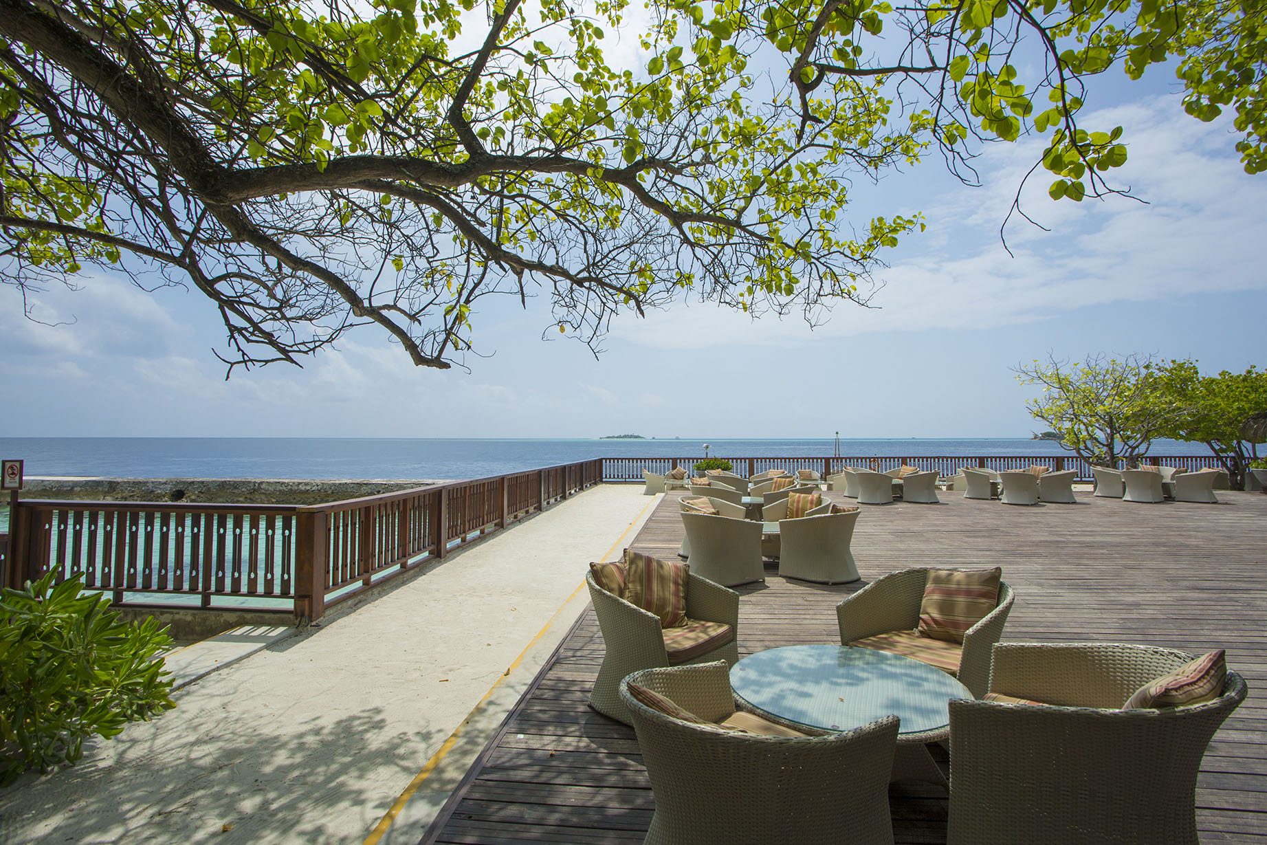 Elaidhoo Maldives by Cinnamon Iroushenee Bar deck 2