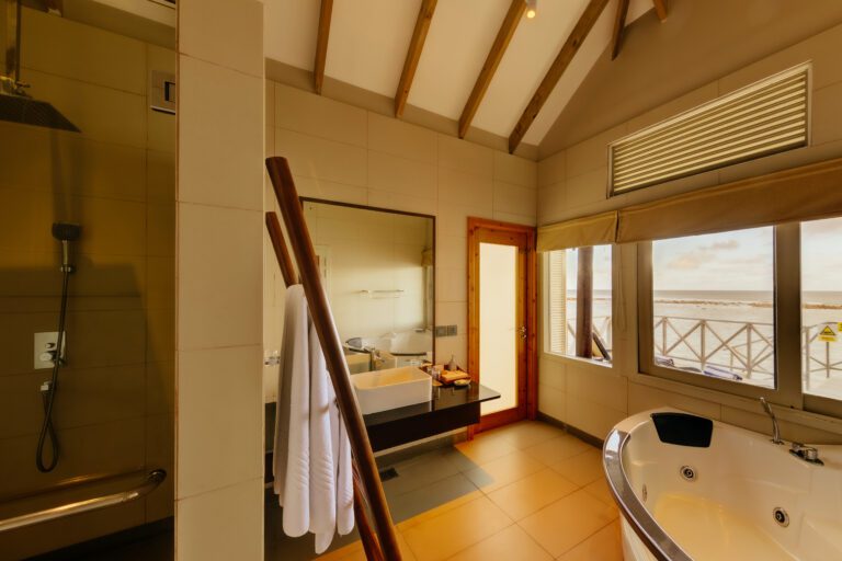 Water Bungalow (Bathroom-with Jacuzzi) _ Interior
