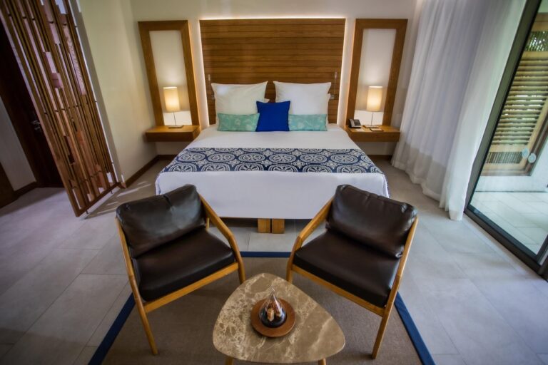 Beachcomber Paradis Hires 0482-medium