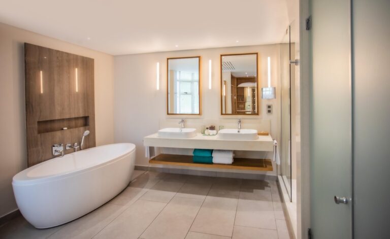 Beachcomber Paradis Hires 0524-medium