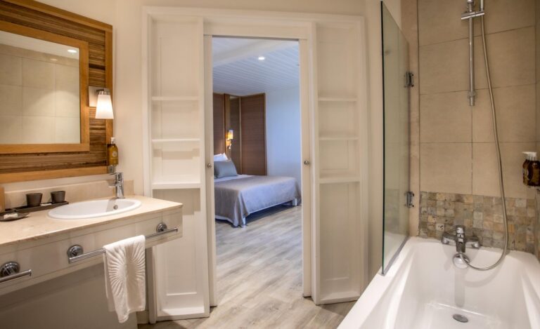 Canonnier Resort Hires 9594A-medium