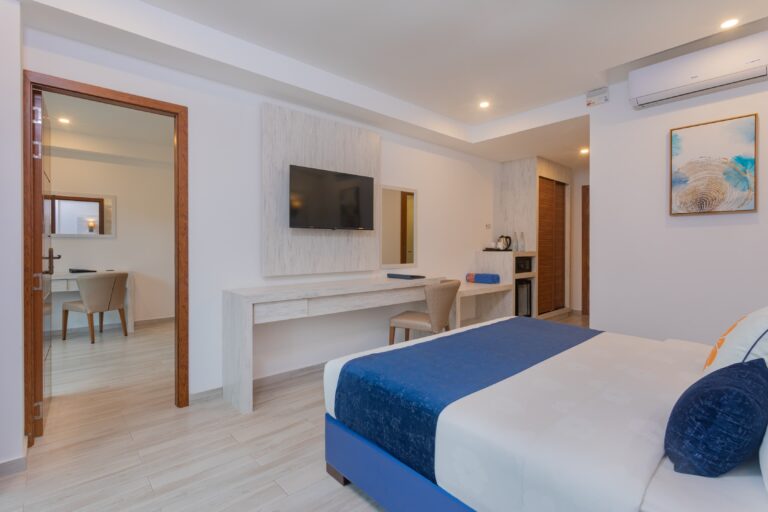 Deluxe Double Room City View with Balcony