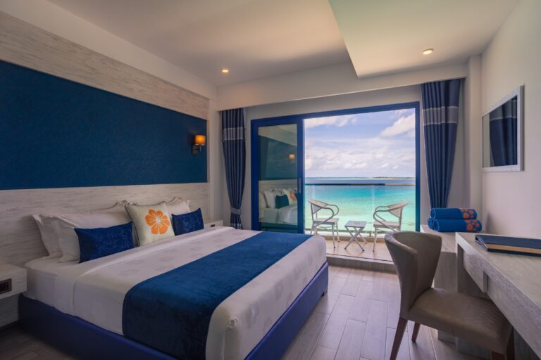 Deluxe Double Room Seaview with Balcony (Sunrise Building)2