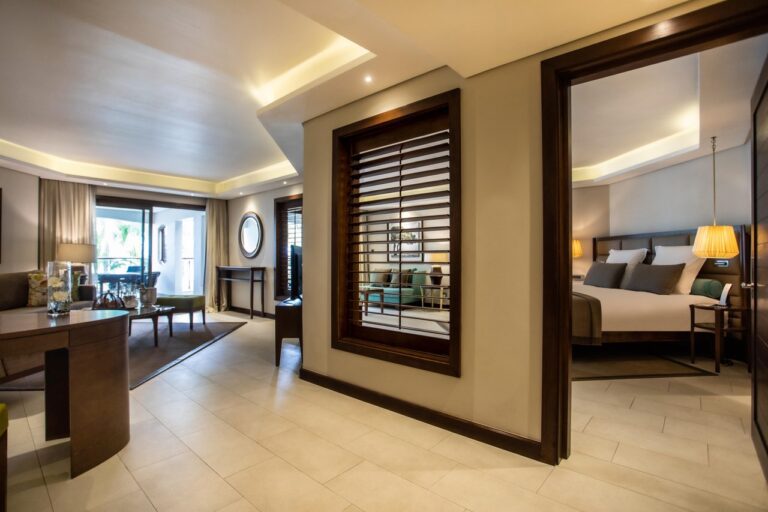 Royal Palm Hires 7194-medium