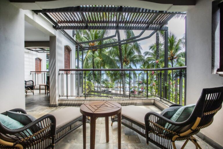 Royal Palm Hires 7398-medium