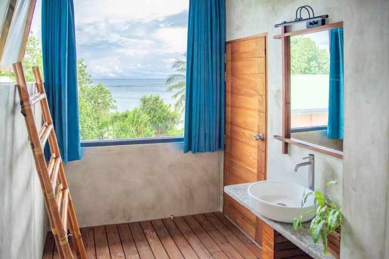 SEA VIEW BALCONY BATH ROOM (1)