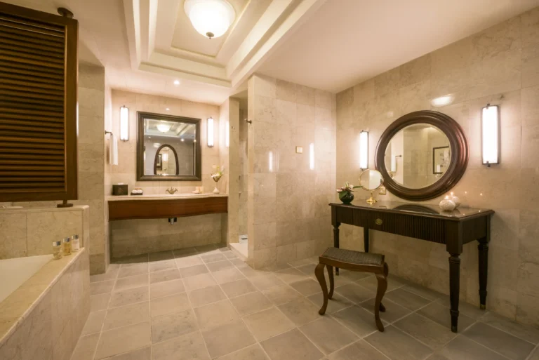 TRM_BC_2106_suite_Bath_810_6200