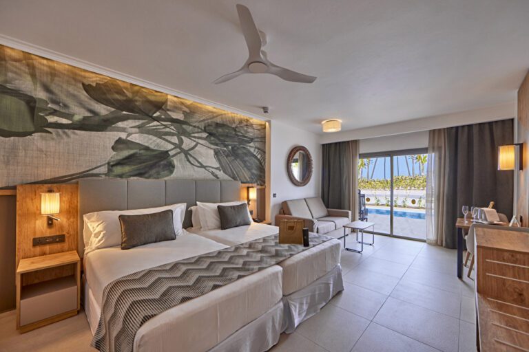 Swim-up junior suite Elite twin