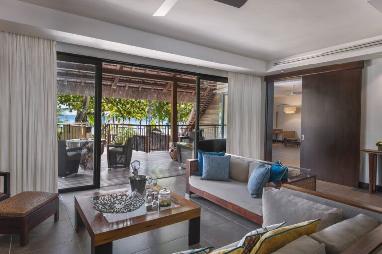 beach-front-senior-suite-pool-7