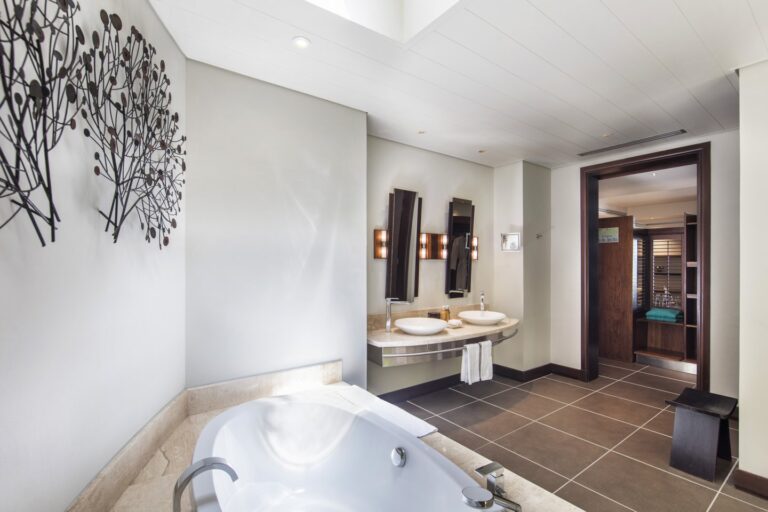 beach-front-suite-pool-2