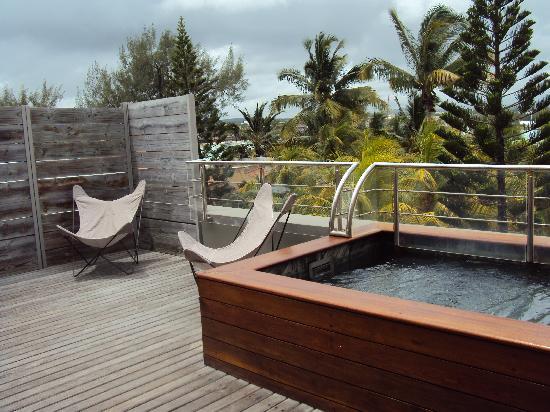 the-honeymoon-suite-balcony