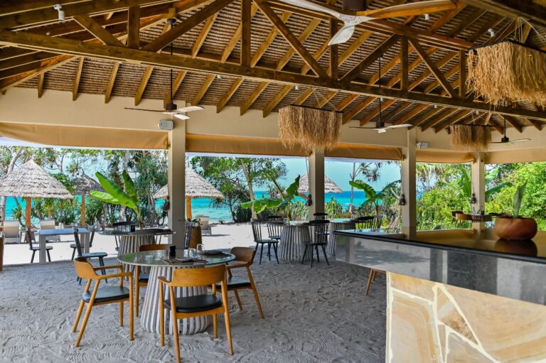 Bawe Island _ Beach Club(4)