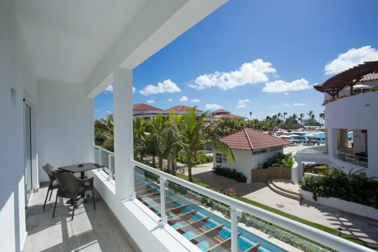 Preferred Club Master Suite Partial Ocean View terrace