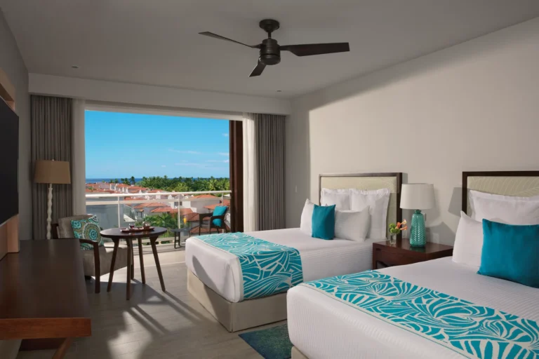 Preferred Club Three Bedroom Family Suite Tropical View – Double Bedroom